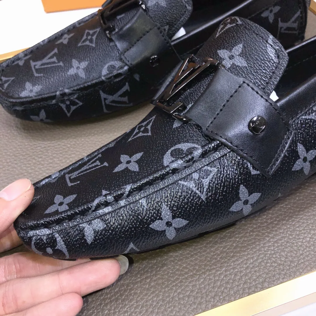 Men's men's shoes 💰420💰 [LV Doudou shoes] (water-dyed cowhide lining) new model is on the market, available on the official website. The new Doudou shoes are processed into single-color materials, and the uppers are made of imported cowhide material. The body of the shoe is fully hemmed with mark thread, and is lined with imported original cowhide leather. The elegant shoe shape is super suitable for all-matching, and the size is 38-44.